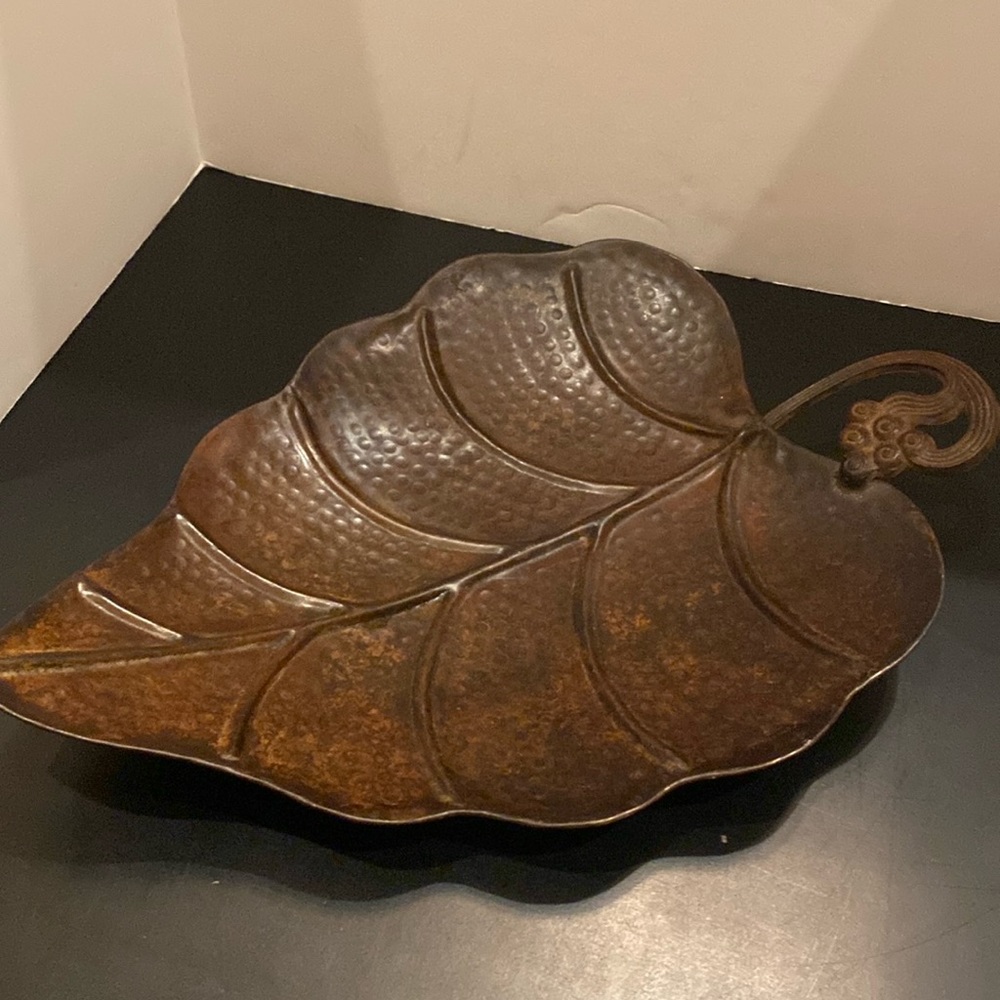 Bronze color metal grape leaf decorative table decor made in India 16x11